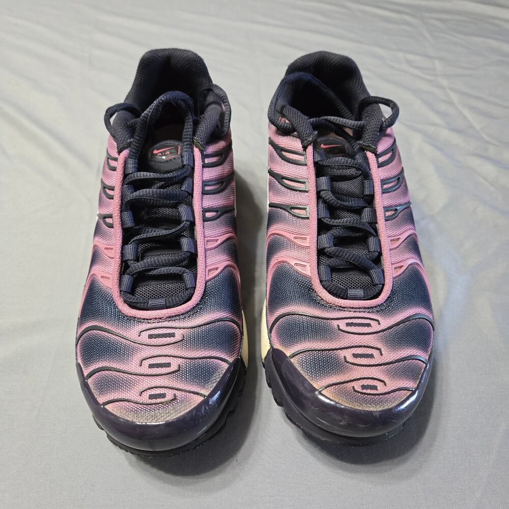 Nike Air Max Plus TN Gridiron Grey Pink Gradient Sneakers